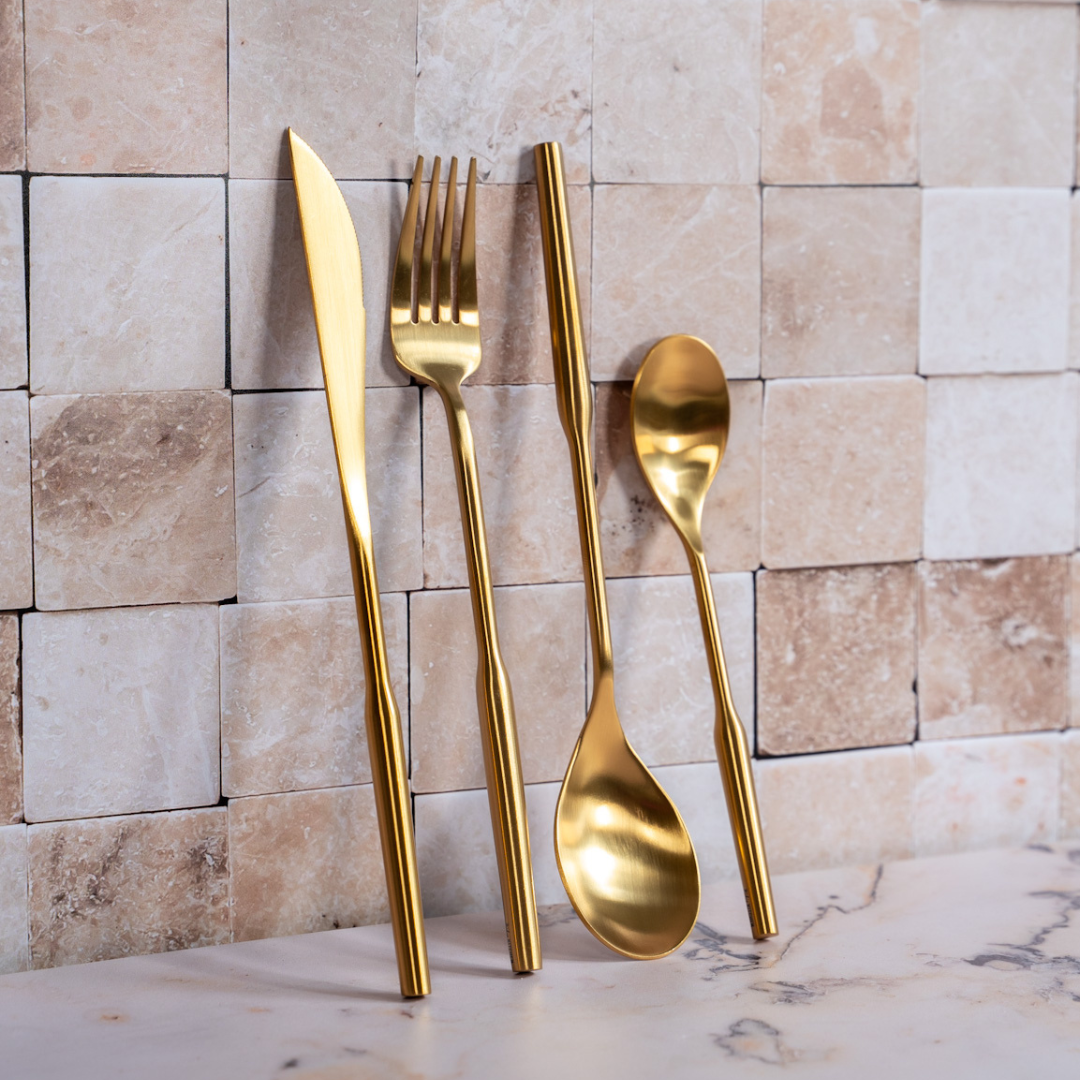Neu: Kikis Besteckset 8 tlg - GOLD - von Kikis Kitchen - Nur €39.90! Bestelle jetzt Kikis Kitchen