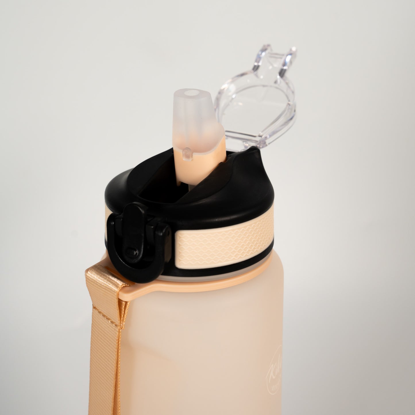 Kikis Tritan-Trinkflasche / Lieblingsflasche 900 ml beige - von Kikis Kitchen - Nur €18.90! Bestelle jetzt Kikis Kitchen