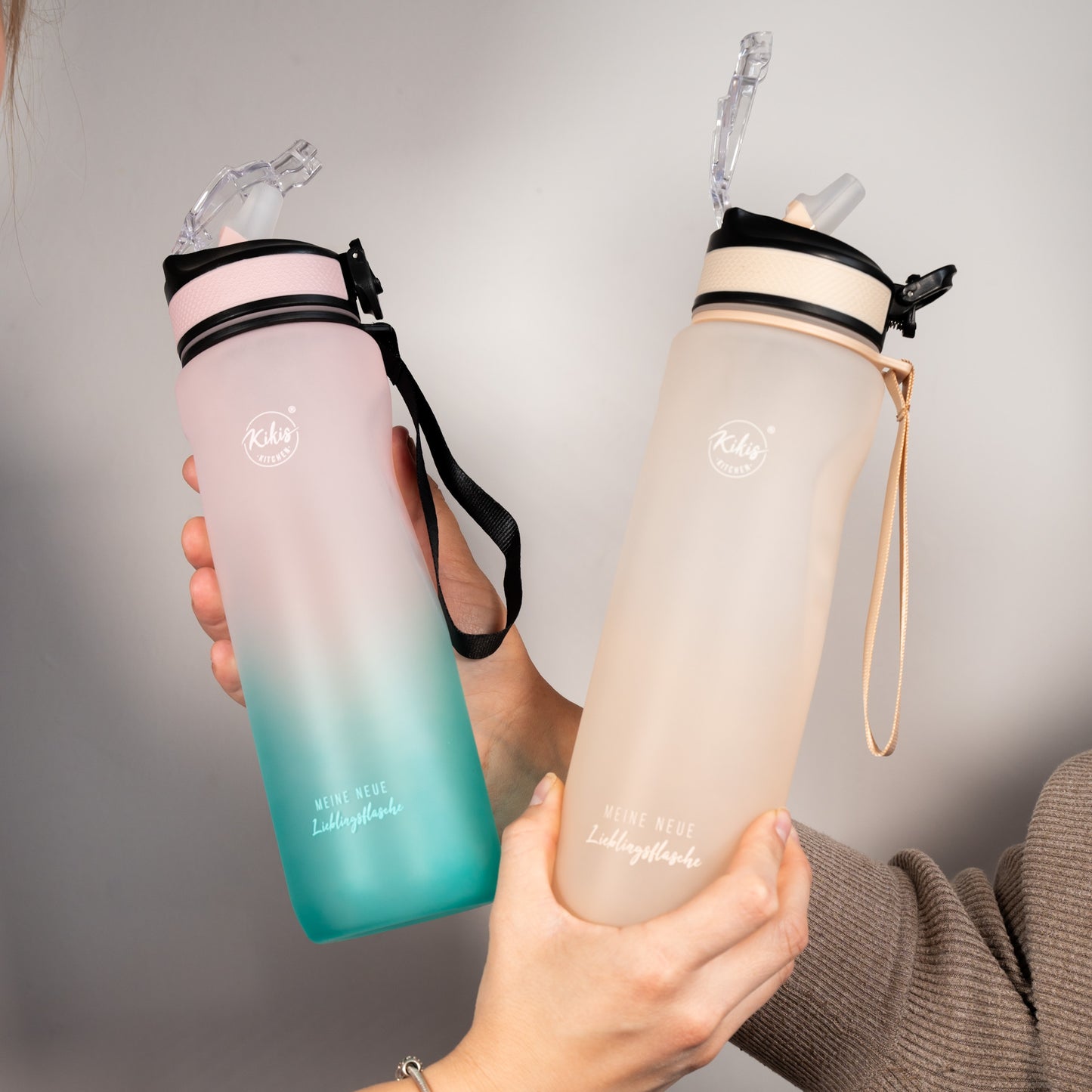 Kikis Tritan-Trinkflasche / Lieblingsflasche 900 ml beige - von Kikis Kitchen - Nur €18.90! Bestelle jetzt Kikis Kitchen