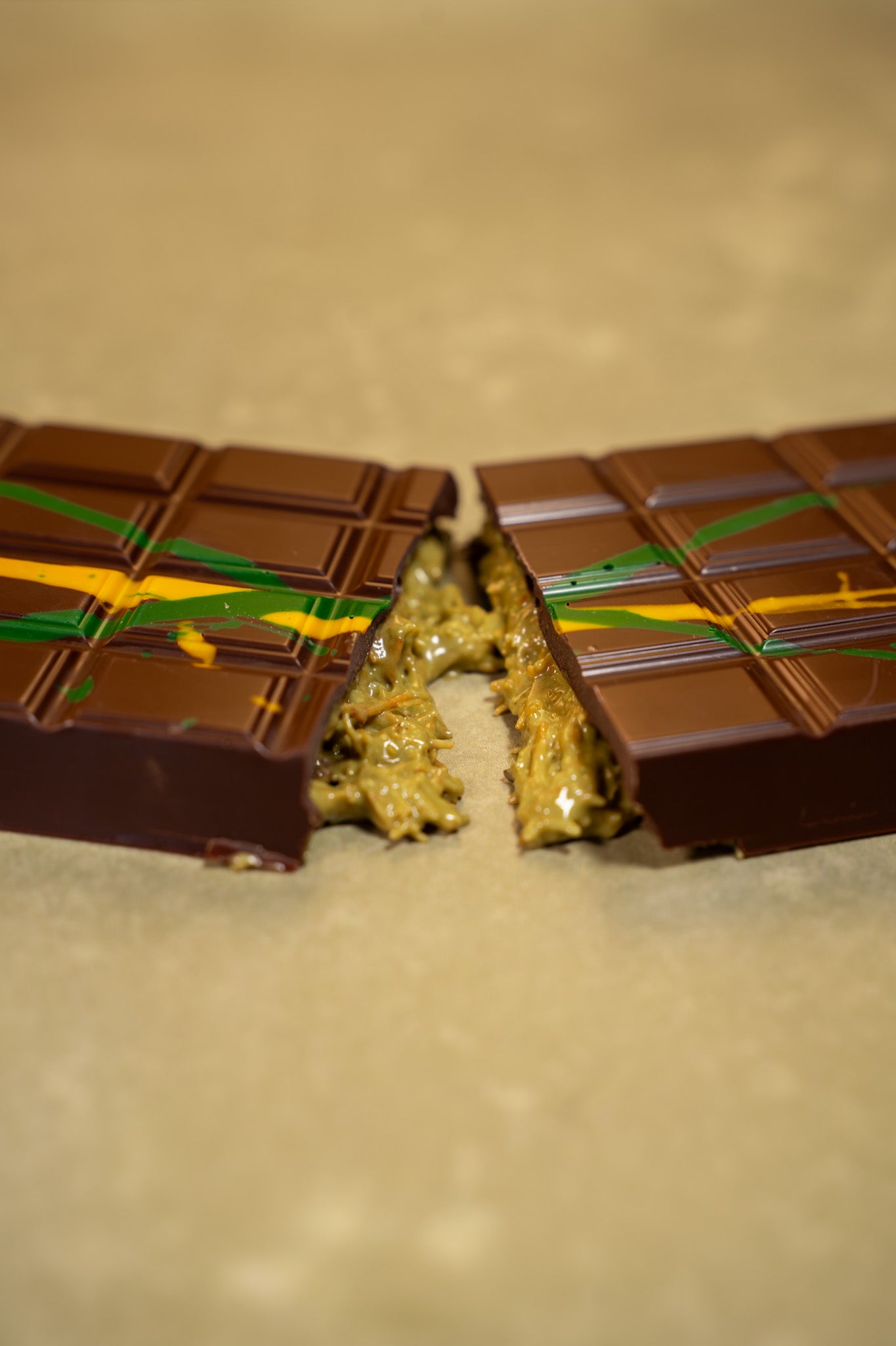 Kikis Dubai Style Dark Chocolate - PISTACHIO 🍫 - von Kikis Kitchen - Nur €12.90! Bestelle jetzt Kikis Kitchen