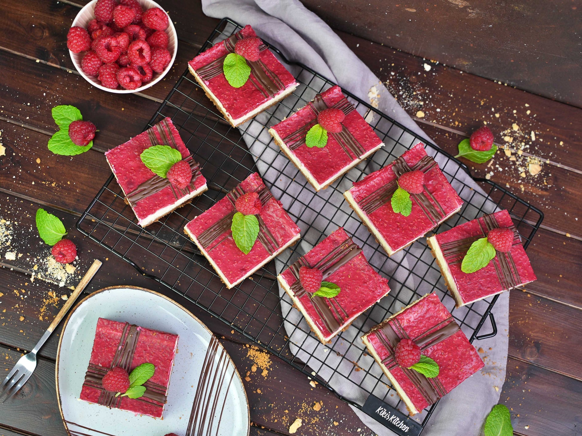 Kikis Auskühlgitter Eckig - BLACK EDITION -  von Kikis Kitchen - Nur €14.90! Bestelle jetzt Kikis Kitchen