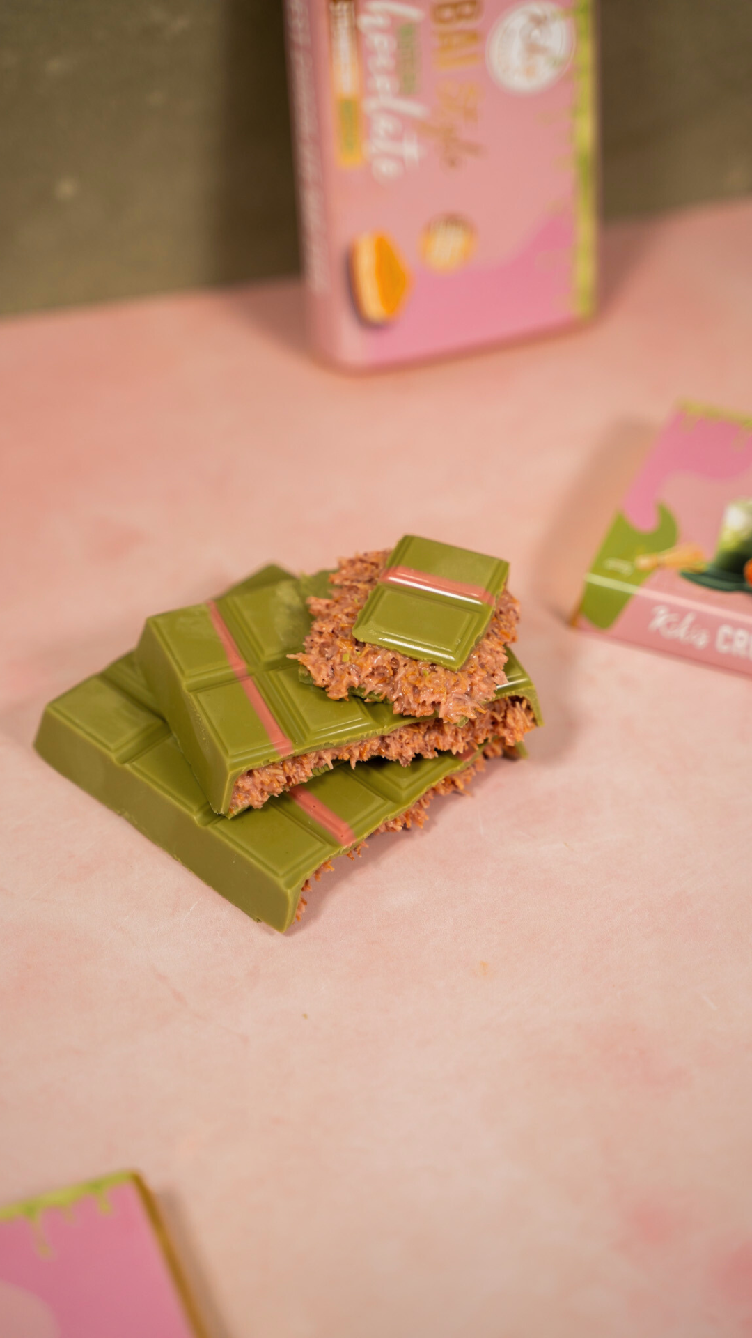 Kikis Dubai Style Chocolate - Strawberry Matcha 🍫 -  von Kikis Kitchen - Nur €12.90! Bestelle jetzt Kikis Kitchen