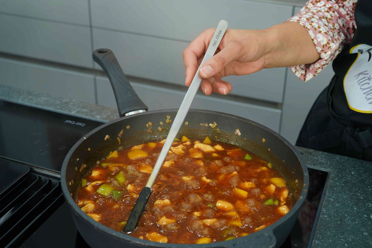Kikis Pinzette mit Silikonspitzen - von Kikis Kitchen - Nur €12.90! Bestelle jetzt Kikis Kitchen