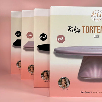 NEU: Kikis Tortenplatte - Rosa Rund -  von Kikis Kitchen - Nur €27.90! Bestelle jetzt Kikis Kitchen