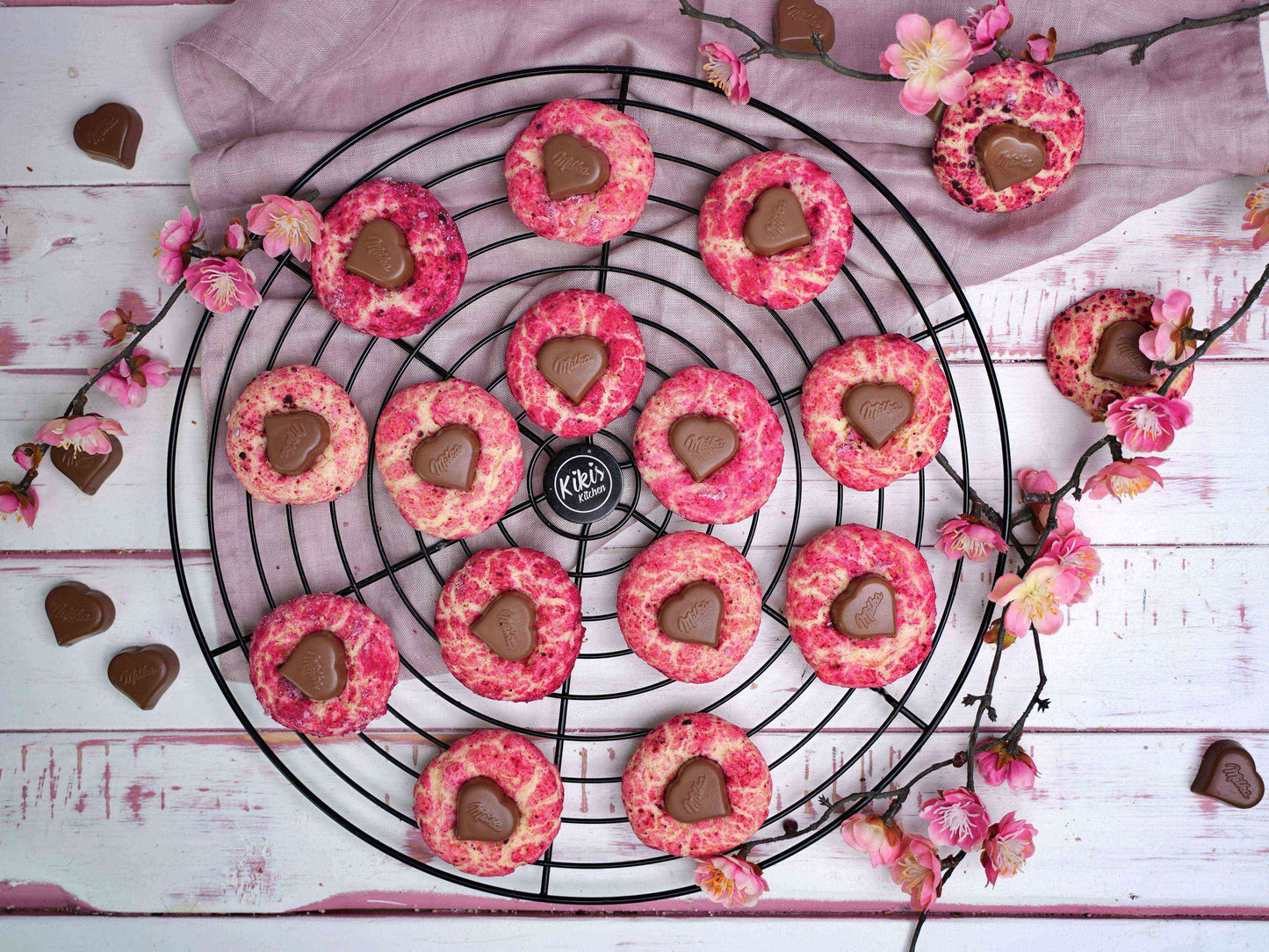 Kikis Auskühlgitter rund - BLACK EDITION - von Kikis Kitchen - Nur €12.90! Bestelle jetzt Kikis Kitchen