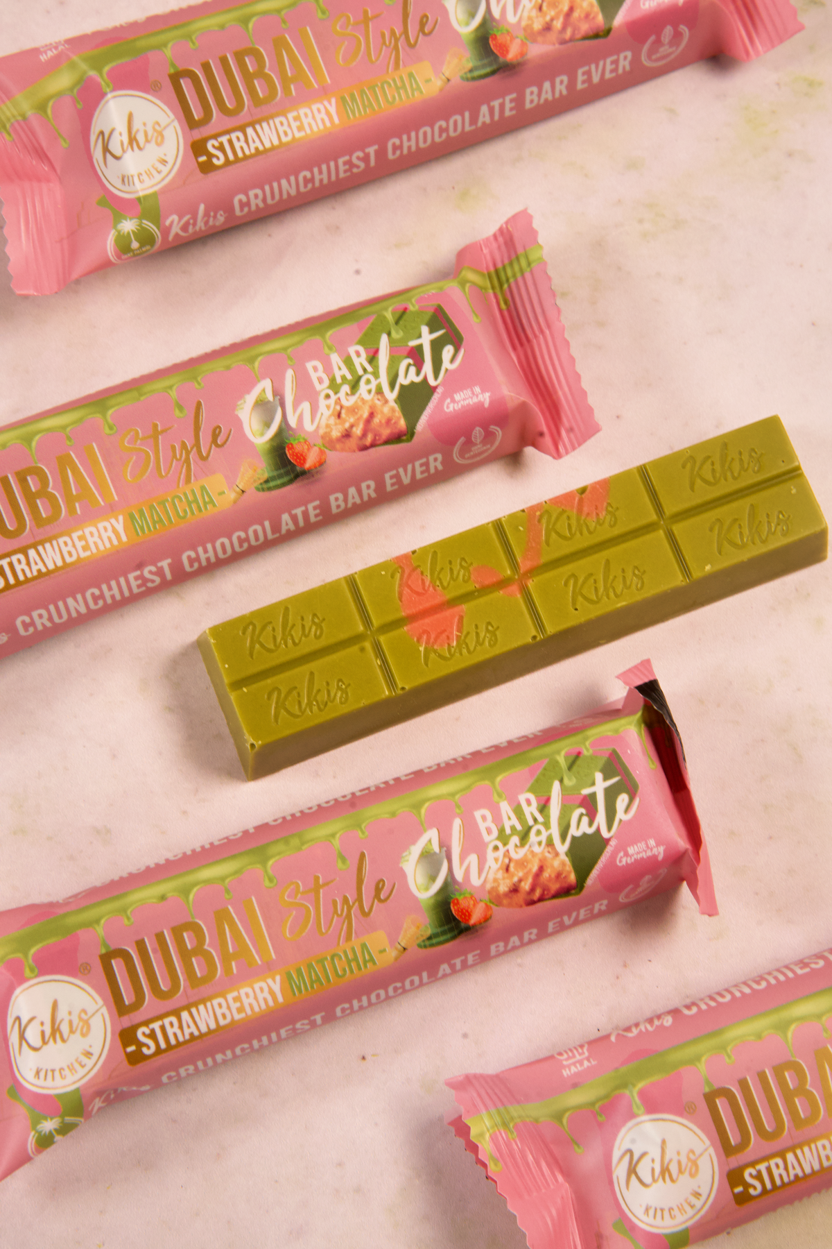 Kikis Dubai Style Bar Chocolate - Strawberry Matcha 🍫 -  von Kikis Kitchen - Nur €2.99! Bestelle jetzt Kikis Kitchen