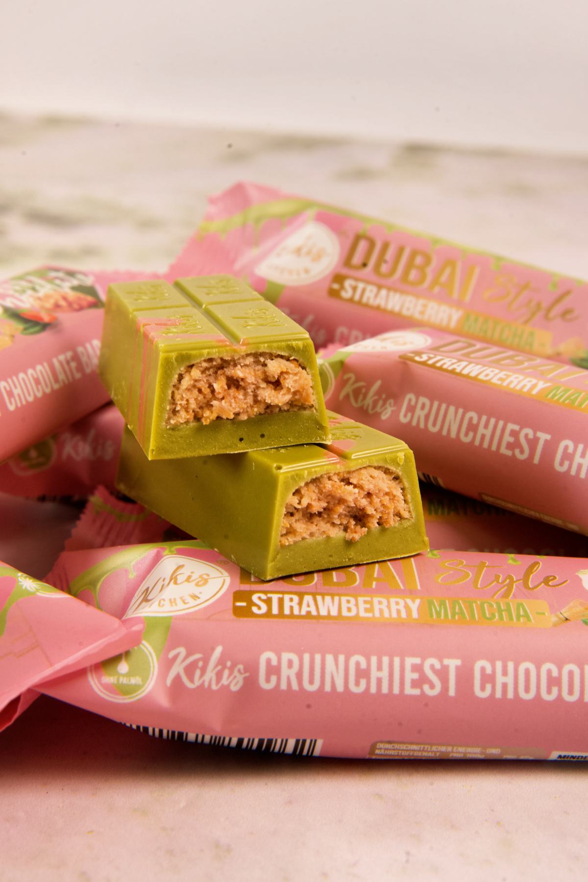 Kikis Dubai Style Bar Chocolate - Strawberry Matcha 🍫 -  von Kikis Kitchen - Nur €2.99! Bestelle jetzt Kikis Kitchen