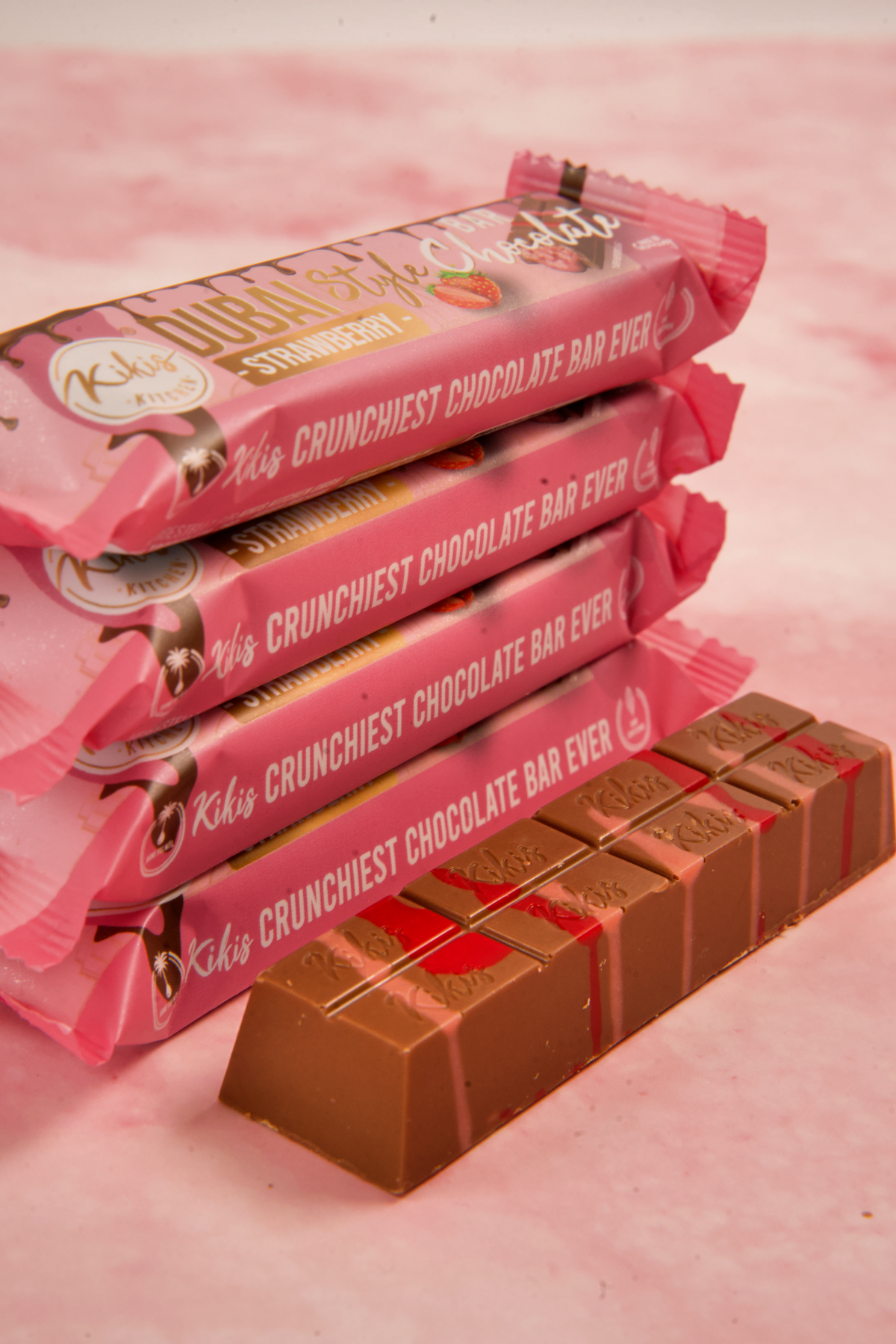 Kikis Dubai Style Bar Chocolate - Strawberry 🍫 -  von Kikis Kitchen - Nur €2.99! Bestelle jetzt Kikis Kitchen