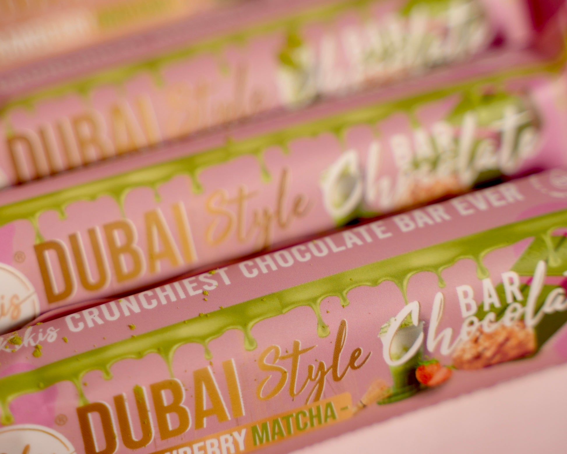 Kikis Dubai Style Bar Chocolate - Strawberry Matcha 🍫 -  von Kikis Kitchen - Nur €2.99! Bestelle jetzt Kikis Kitchen
