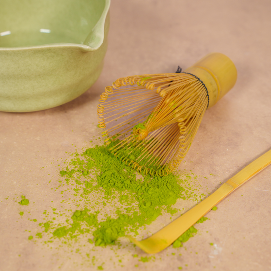 Kikis Matcha Set - Matcha-Besen, Schale, Halter und Löffel -  von Kikis Kitchen - Nur €24.90! Bestelle jetzt Kikis Kitchen