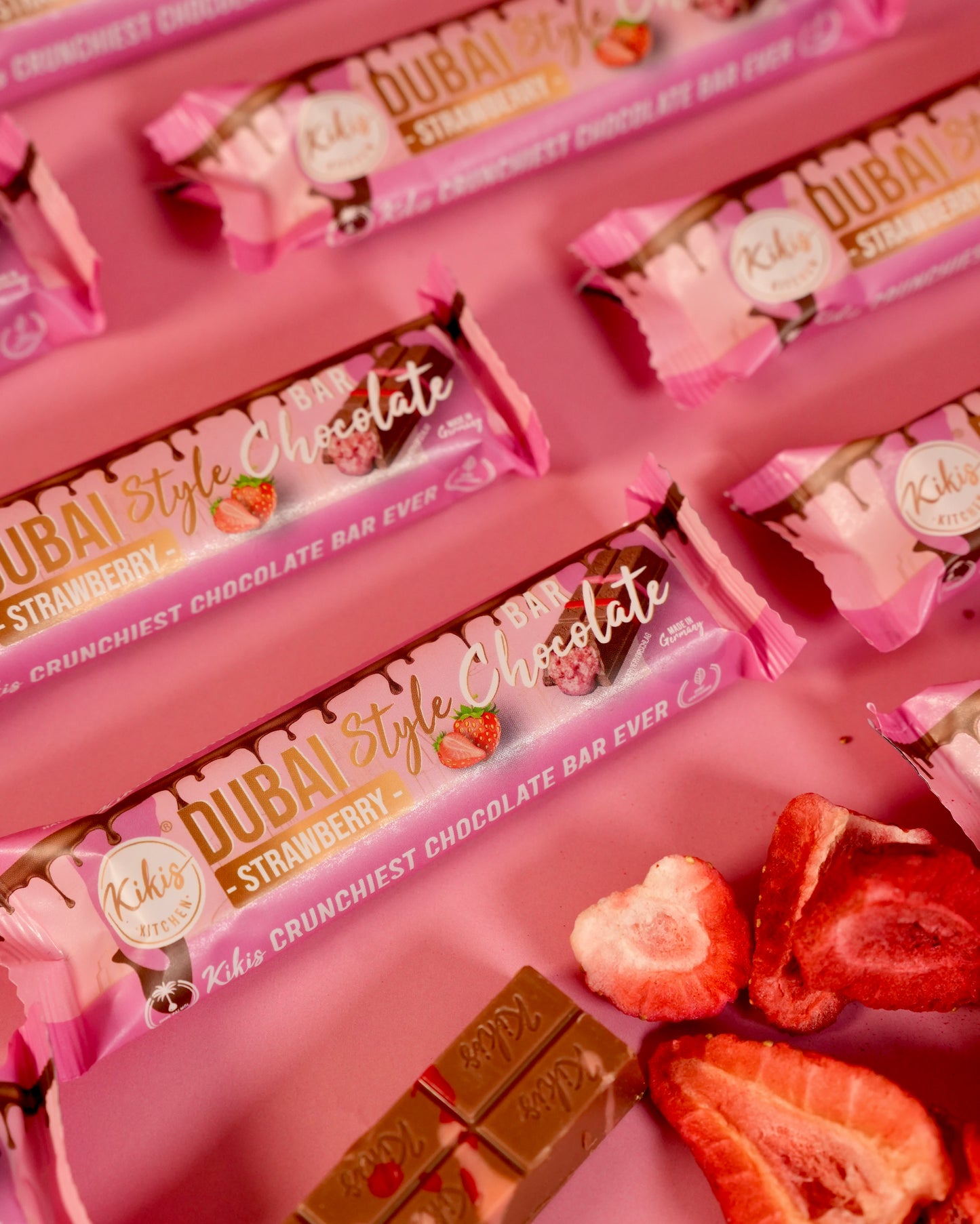 Kikis Dubai Style Bar Chocolate - Strawberry 🍫 -  von Kikis Kitchen - Nur €2.99! Bestelle jetzt Kikis Kitchen