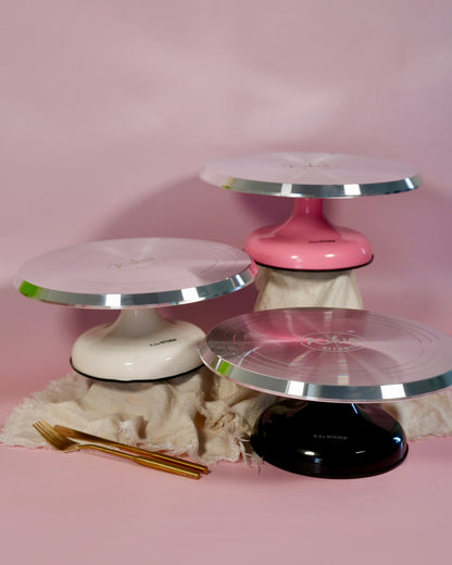 Kikis Drehbare Tortenplatte - SCHWARZ -  von Kikis Kitchen - Nur €29.90! Bestelle jetzt Kikis Kitchen