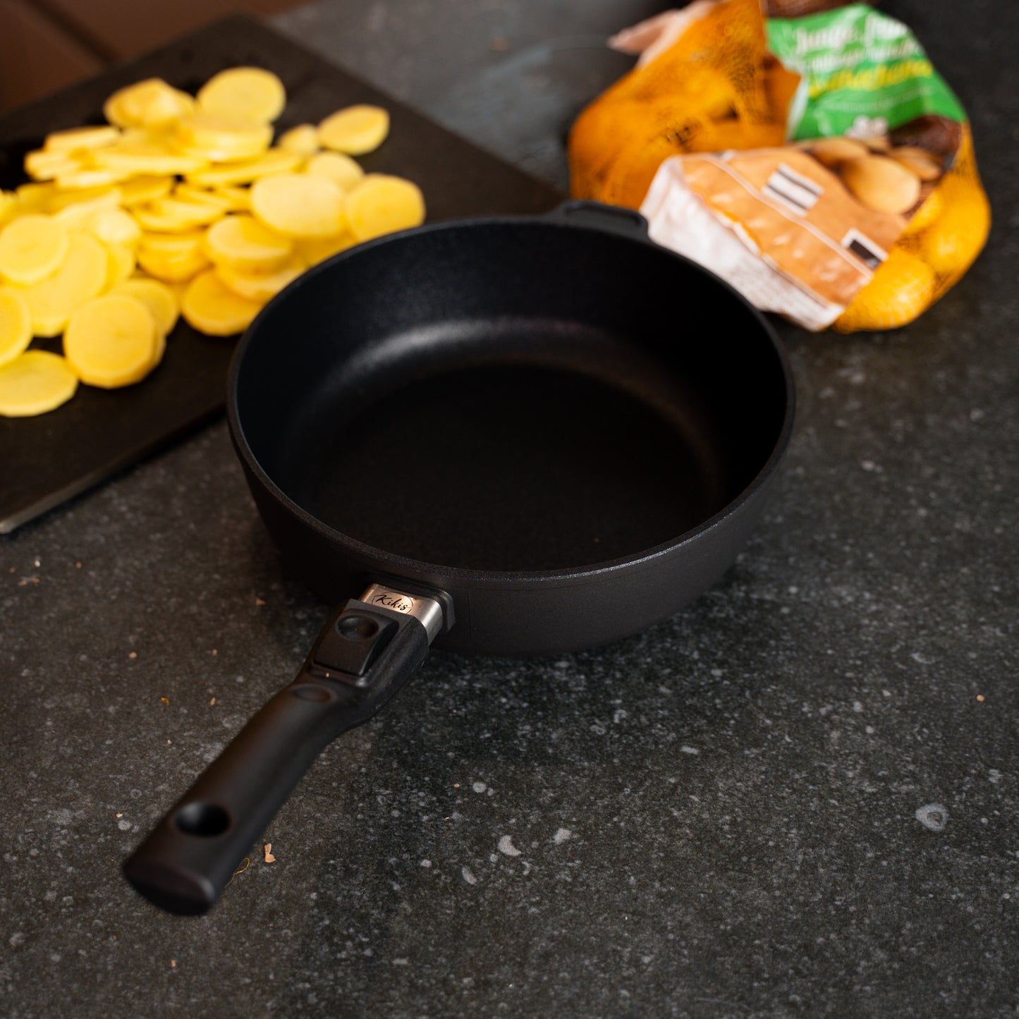 Kikis Premium Guss-Pfanne 24 cm -  von Kikis Kitchen - Nur €81.90! Bestelle jetzt Kikis Kitchen