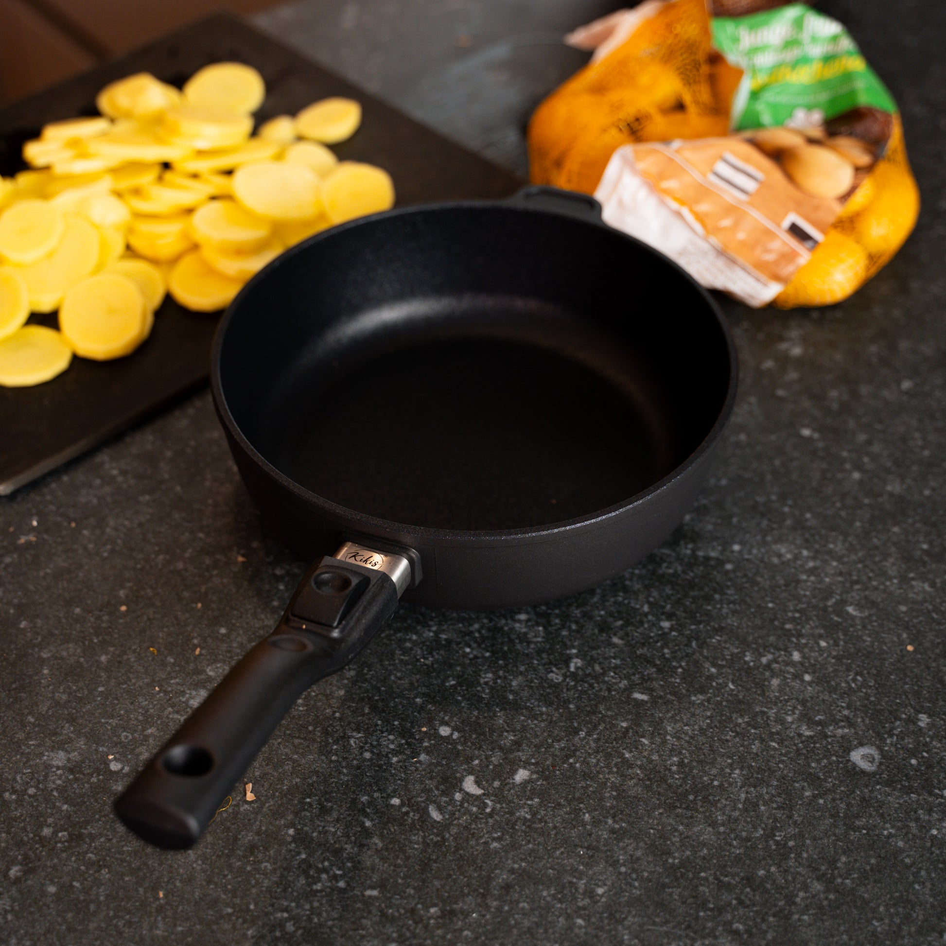 Kikis Premium Guss-Pfanne 24 cm -  von Kikis Kitchen - Nur €81.90! Bestelle jetzt Kikis Kitchen