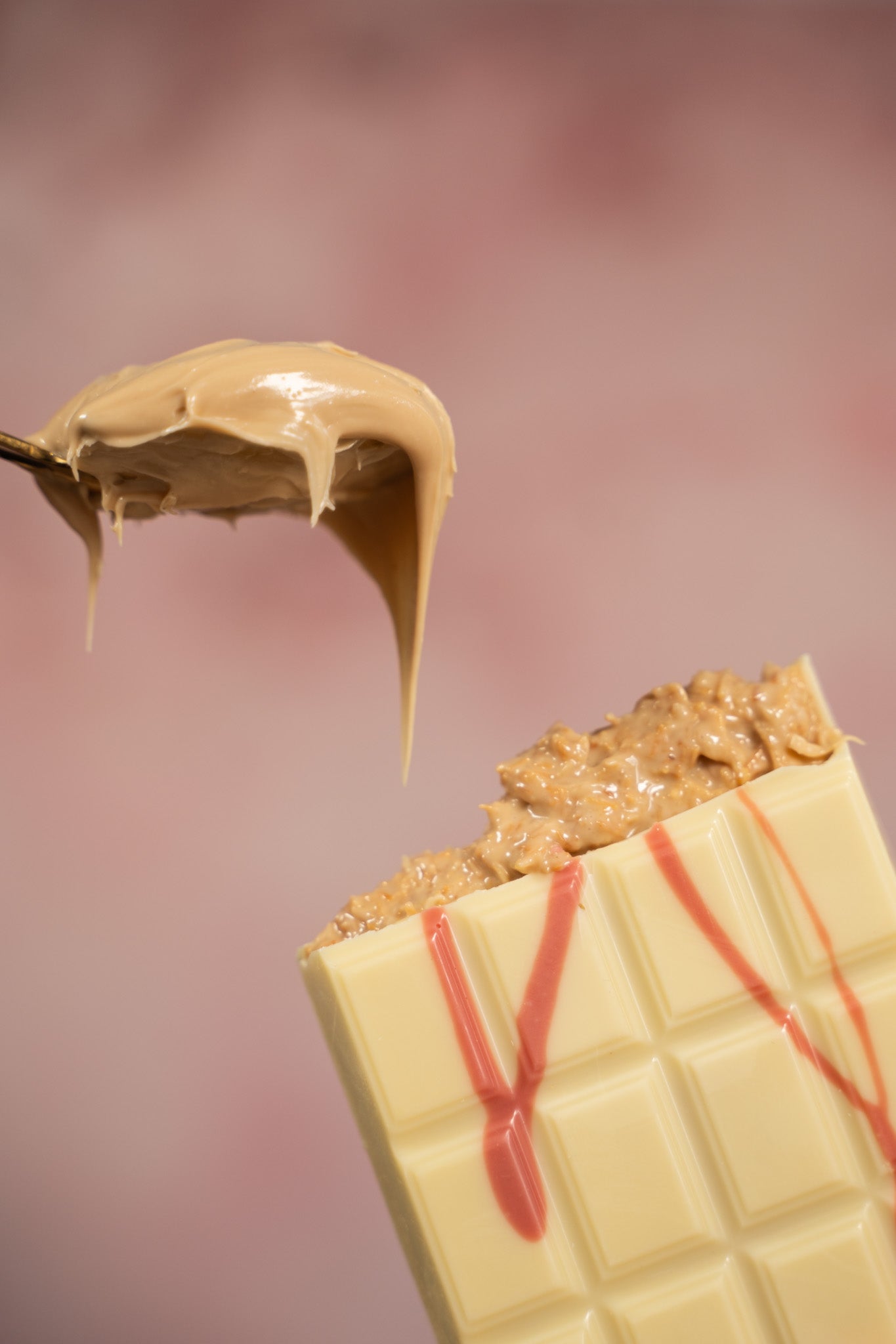 Kikis Dubai White Chocolate - HAZEL (Dubai Schokolade) 🍫 -  von Kikis Kitchen - Nur €12.90! Bestelle jetzt Kikis Kitchen