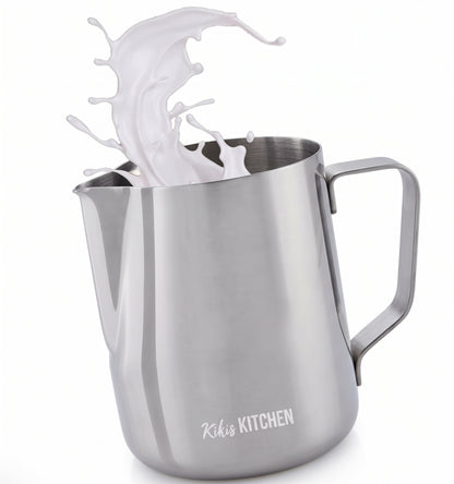 Kikis Barista Milchkännchen 600ml - Edelstahl -  von Kikis Kitchen - Nur €9.90! Bestelle jetzt Kikis Kitchen
