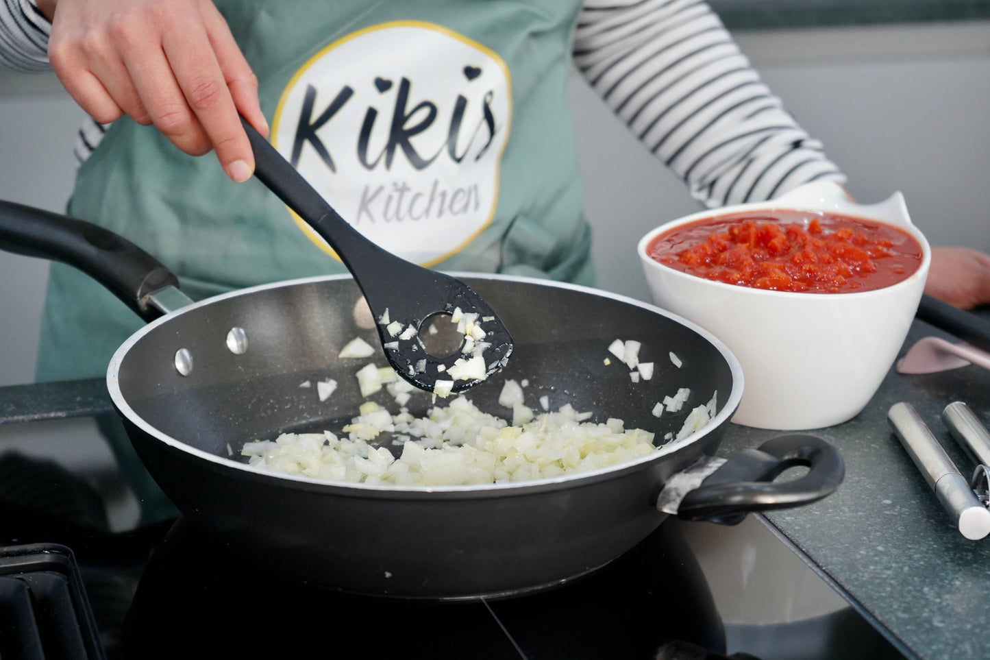 Kochlöffel Silikon -  von Triangle - Nur €7.90! Bestelle jetzt Kikis Kitchen