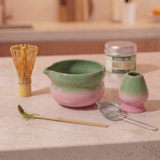 Kikis Matcha Set green-rose - Chasen, Sieb, Schale, Halter & Löffel -  von Kikis Kitchen - Nur €24.90! Bestelle jetzt Kikis Kitchen