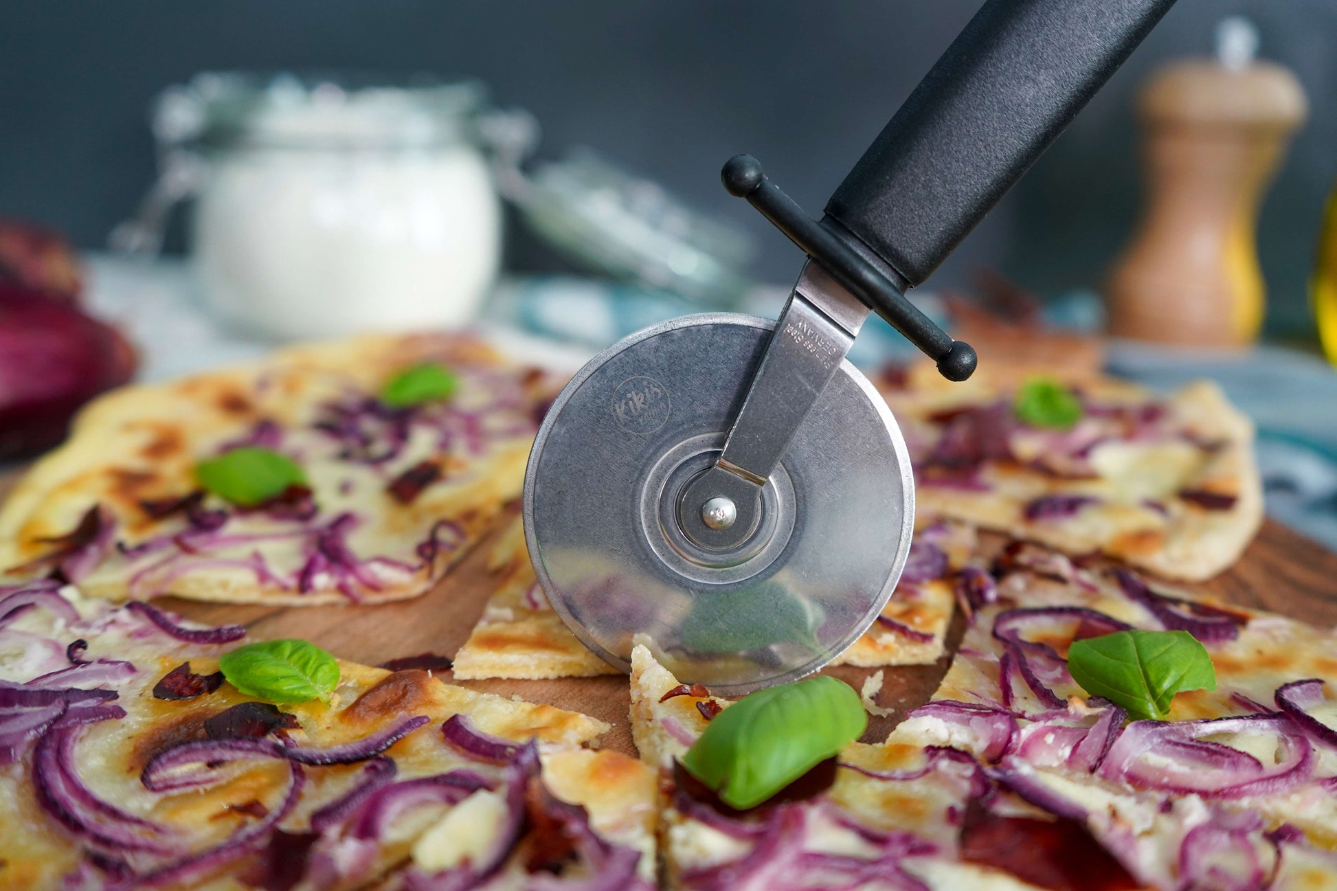 Kikis Pizzaschneider -  von Kikis Kitchen - Nur €9.90! Bestelle jetzt Kikis Kitchen