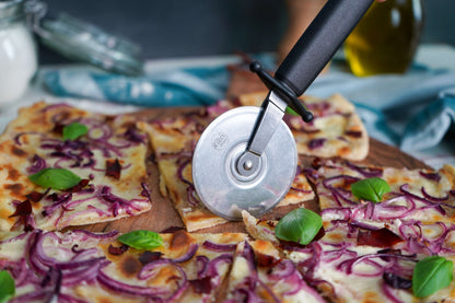 Kikis Pizzaschneider -  von Kikis Kitchen - Nur €9.90! Bestelle jetzt Kikis Kitchen