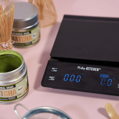 Kikis Matcha Waage – Digitale Feinwaage 0,1g (3kg) - Waage von Kikis Kitchen - Nur €12.90! Bestelle jetzt Kikis Kitchen