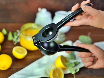 Kikis Zitruspresse 3 in 1 - BLACK EDITION -  von Kikis Kitchen - Nur €12.90! Bestelle jetzt Kikis Kitchen