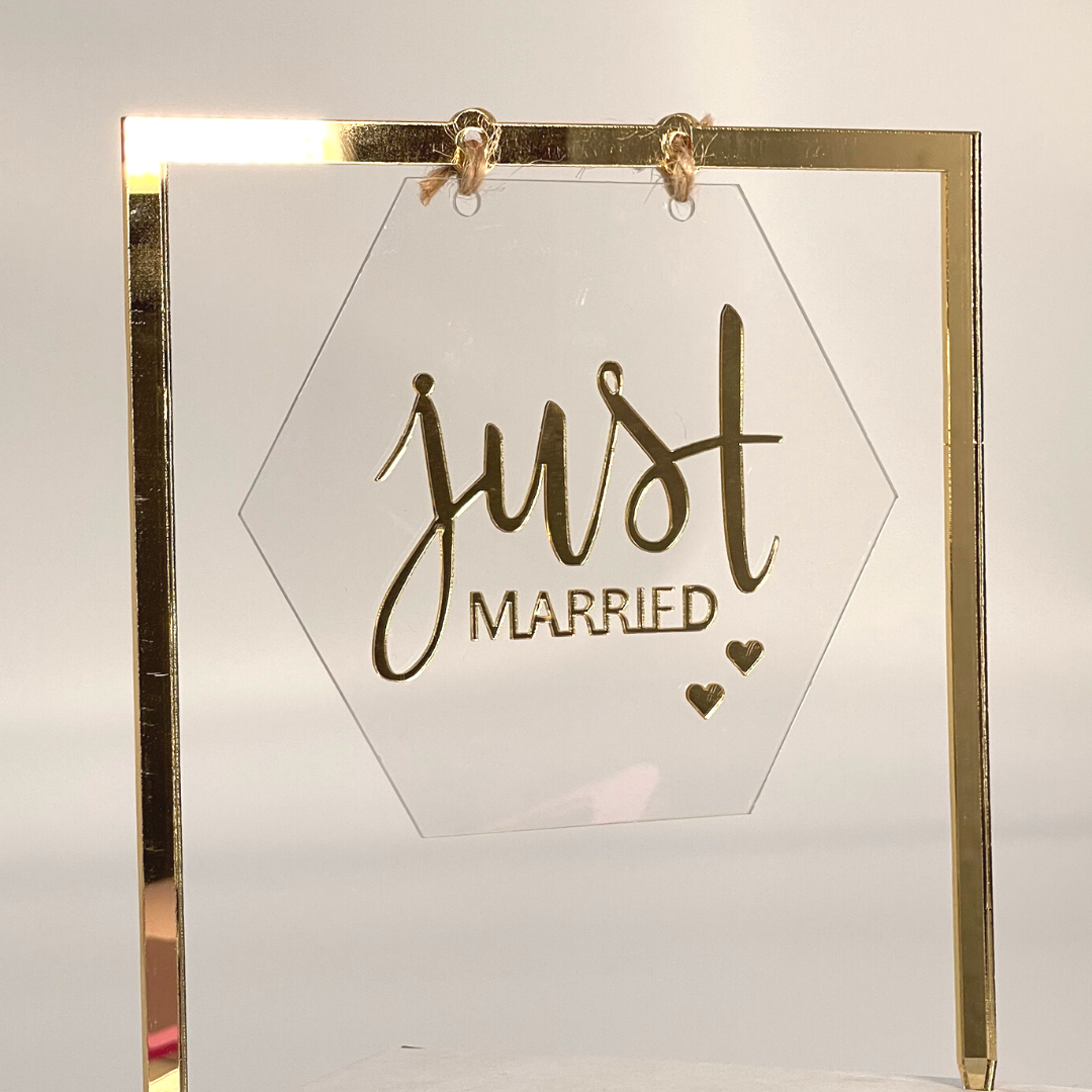 Kikis Cake Topper - Just Married in GOLD